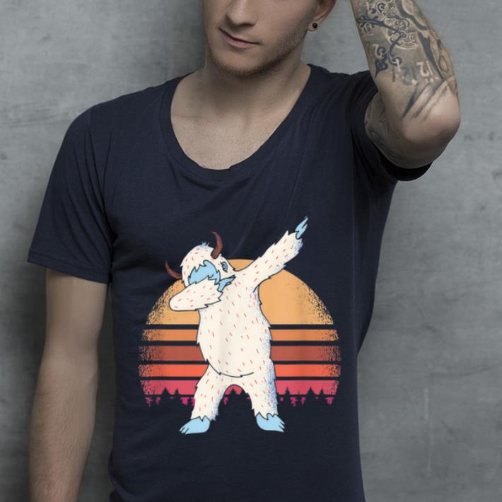 Premium Retro Vintage Dabbing Yeti Snowman Funny Christmas Gift shirt