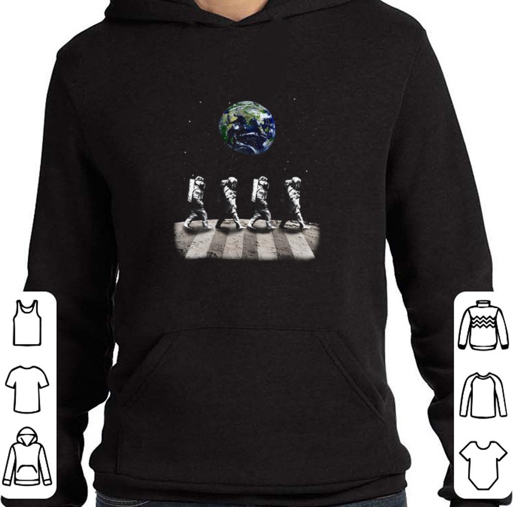 Awesome Astronaut Walk On The Moon Abbey Road Earth shirt
